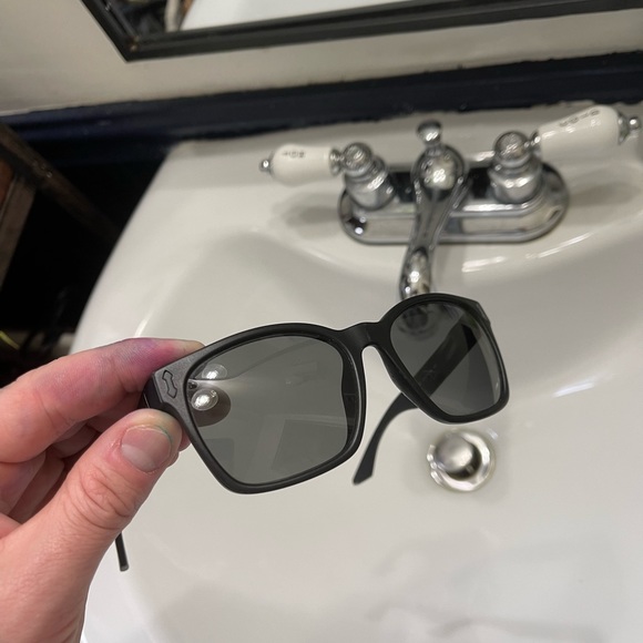 Dragon floatable sunglasses - Picture 7 of 9